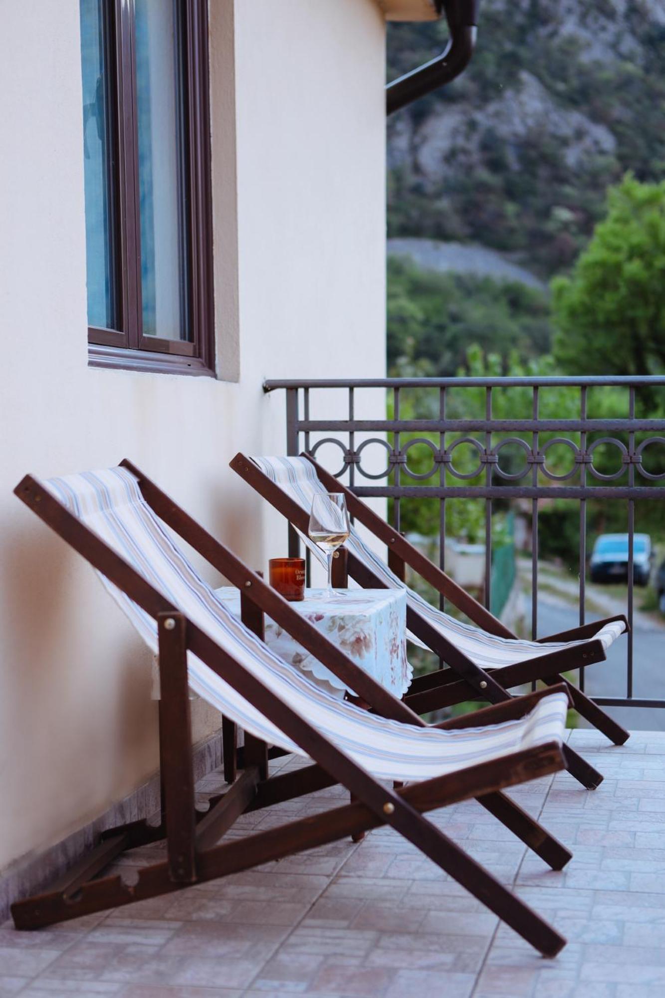 3-Bedroom Apartment With Panoramic Bay Views Cattaro Esterno foto